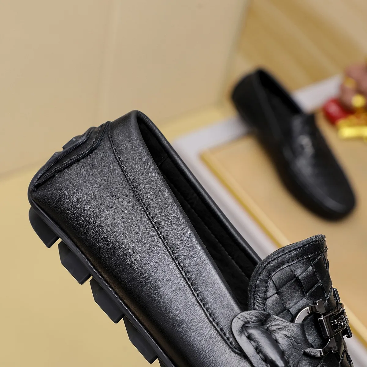 Men's shoes 💰360 [BV] 👟👟 Italian luxury brand Made with imported cowhide technology to highlight high-end men's taste of light luxury life [color] [color] Masters with ten years of manual experience create classic weaving 🌴 The inner top layer 🐷 lining 💯😘 The top quality inherits the brand craftsmanship! Black, size 38-45…
